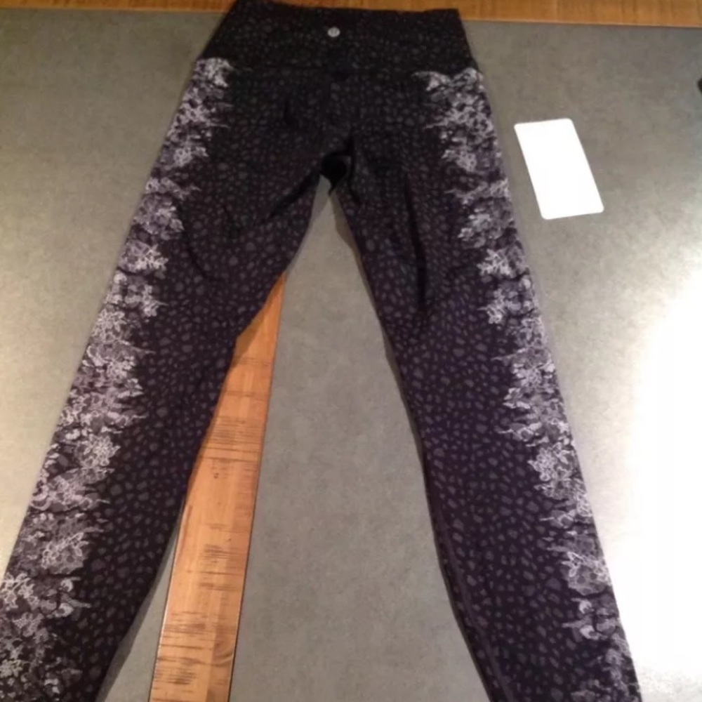 Lululemon HR Wunder Under Size 6 leggings